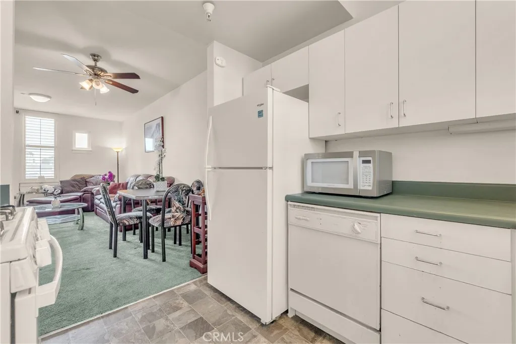 8021 S Vermont Avenue 36, Los Angeles, California 90044 home-pic-8